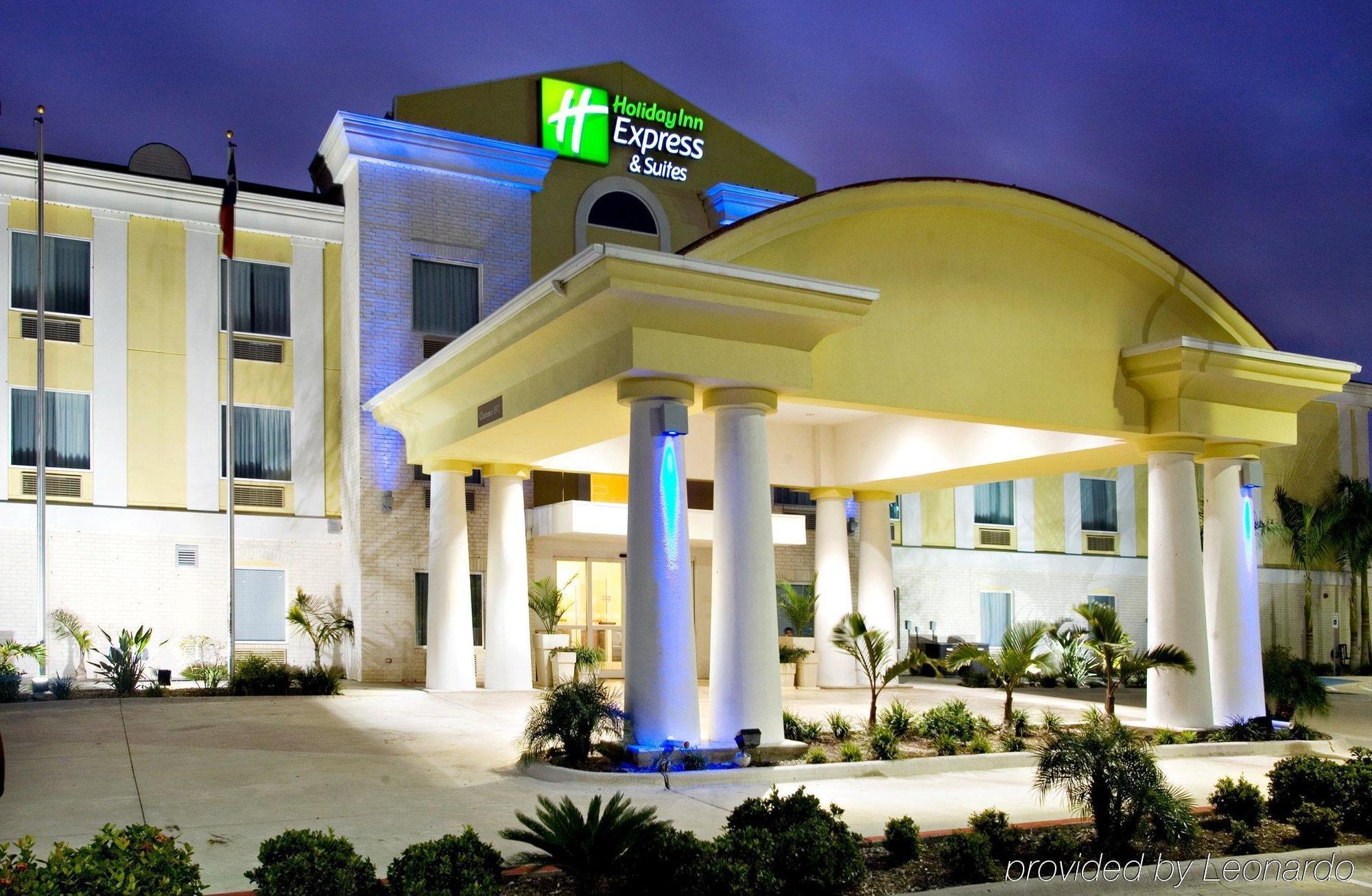 Holiday Inn Express Hotel And Suites Falfurrias Eksteriør billede