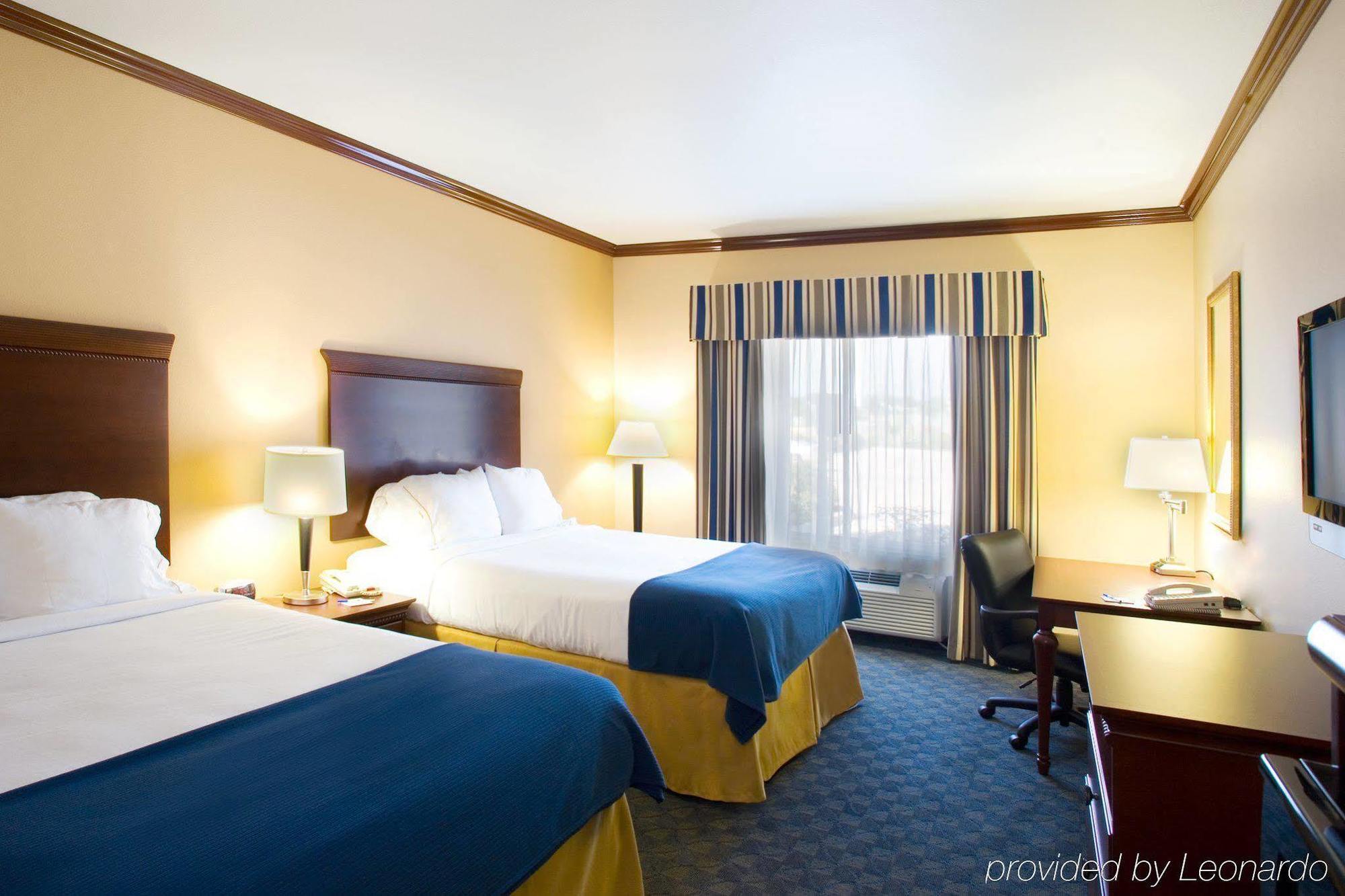 Holiday Inn Express Hotel And Suites Falfurrias Eksteriør billede